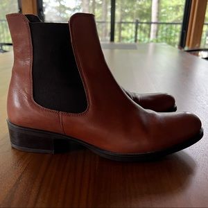 Timeless leather Chelsea boots